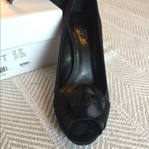Loft formal/bridesmaid/ mother of the bride or groom satin heels